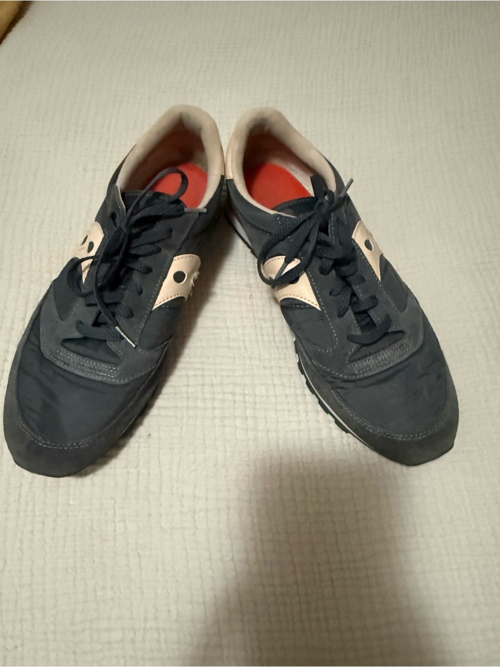 Saucony Men's Dark Navy Sneakers with Cream Accents sz 11 gently used